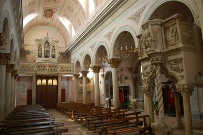 Catedral de Santa Maria Maggiore en Teggiano - Teggiano | Secret World Trip Planner