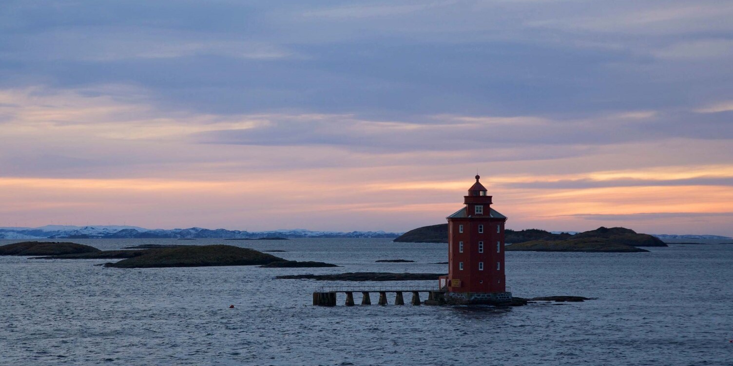 El faro de Kjeungskjær en Noruega — 7142 Uthaug