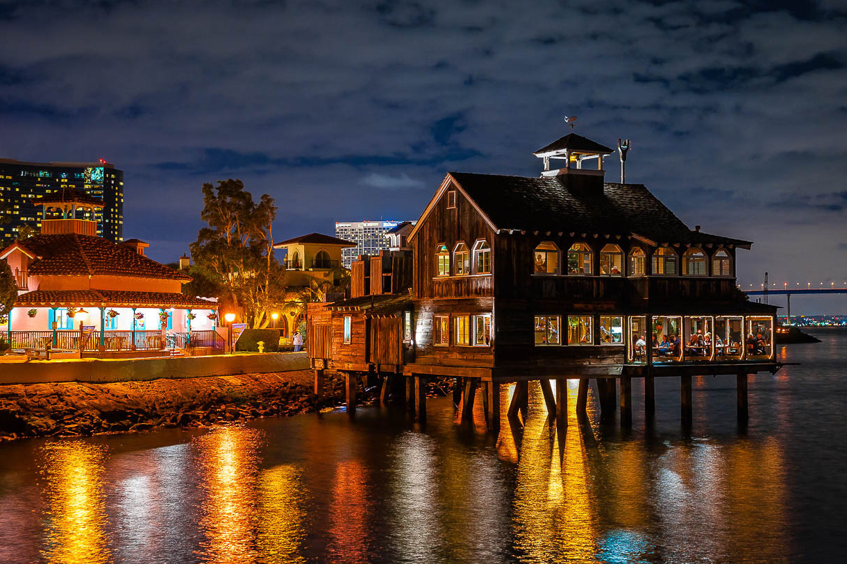 Bahía de San Diego, Seaport Village - San Diego | Secret World Trip Planner