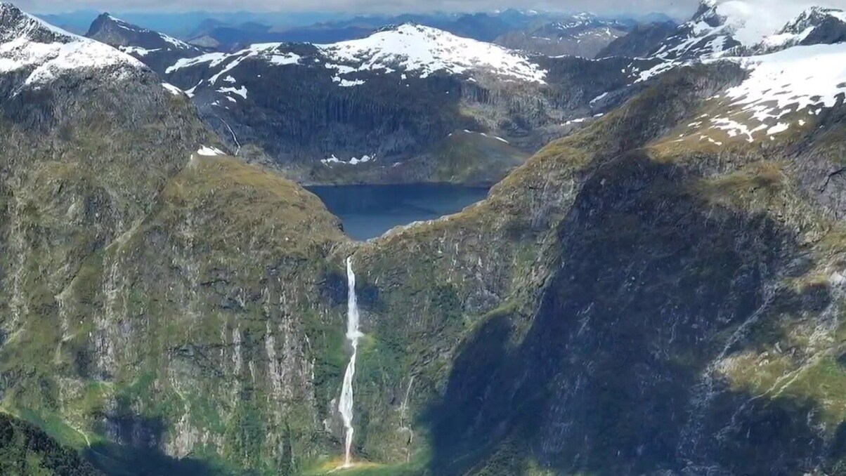 Sutherland Falls - la cascada más alta de Nueva Zelanda. - Parco nazionale Fiordland | Secret World Trip Planner