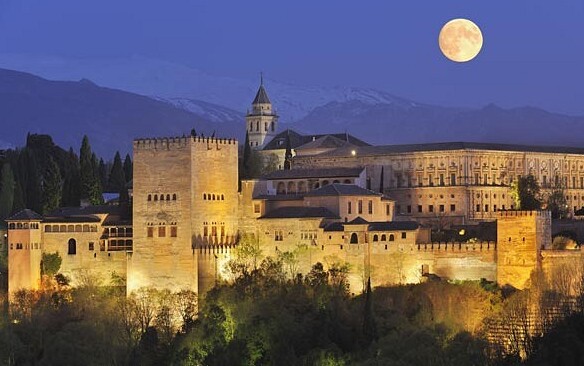 La Alcazaba, una fortaleza que forma parte de la Alhambra — Granada
