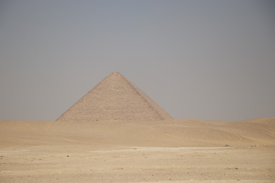 Dahshur นเป็นครั้งนึงกลับบ้านไป 11 คนอียิปต์โบราณพีรามิด - Dahshur | Secret World Trip Planner