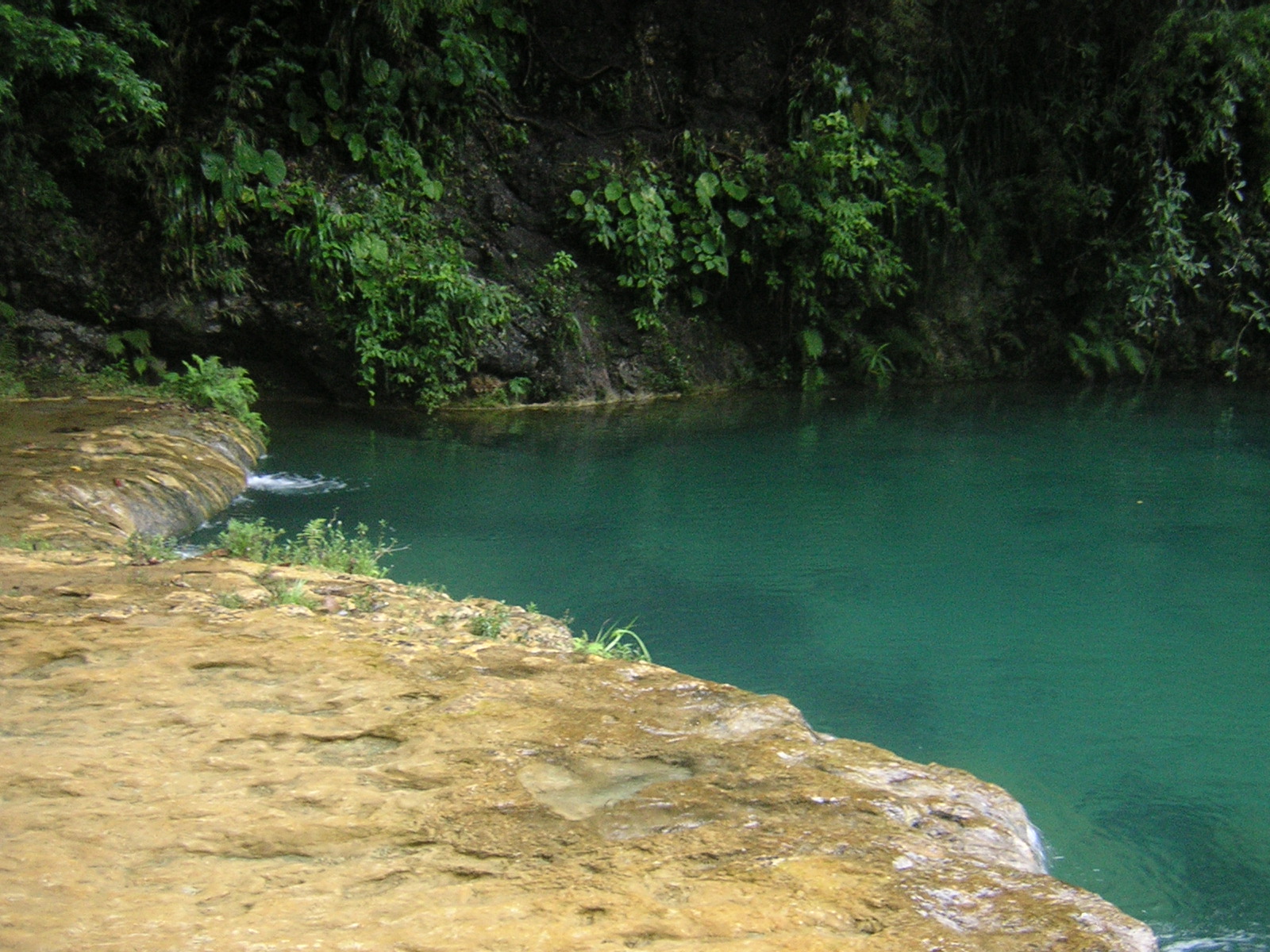 Semuc Champey: 18 piscinas de piedra caliza de formación natural - San Agustín Lanquín | Secret World Trip Planner