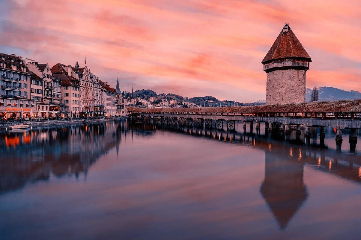 Bukuria e lusernës është legjendare. - Lucerna | Secret World Trip Planner