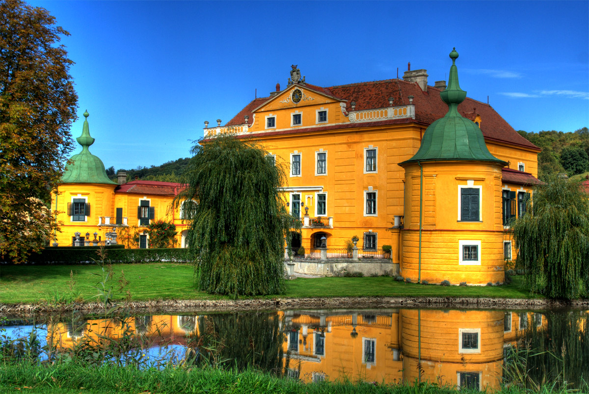 Schloss Wasserburg - Wasserburg (Bodensee) | Secret World Trip Planner