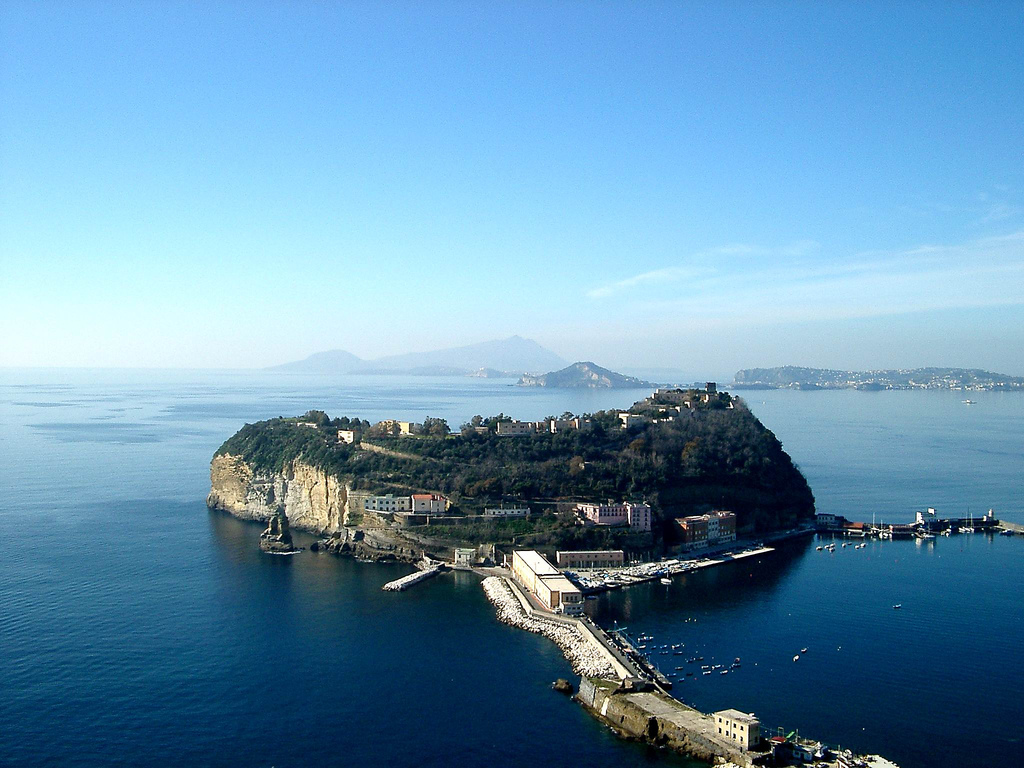 Nisida, doim yashil bo'lgan kichik orol - Nisida | Secret World Trip Planner
