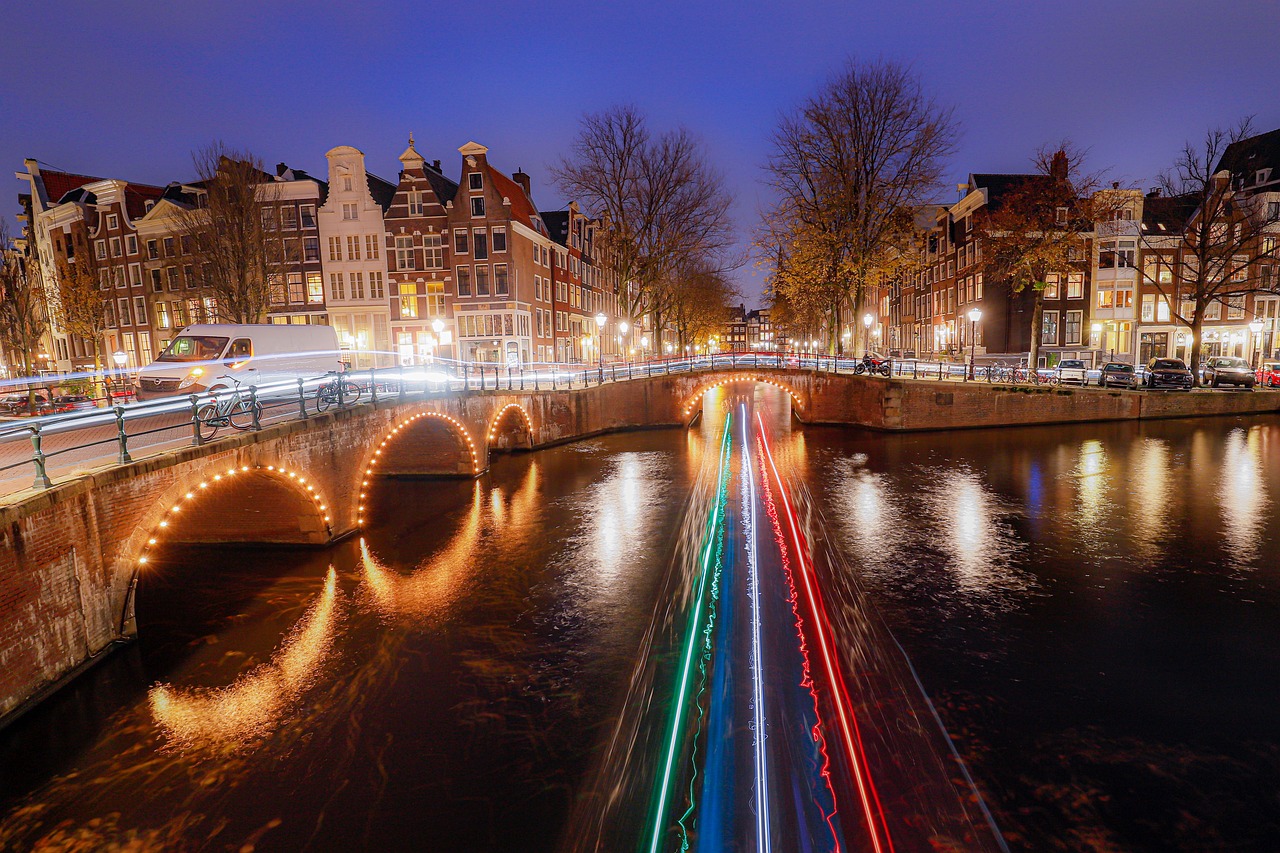 El Barrio Chino de Ámsterdam - Amsterdam | Secret World Trip Planner