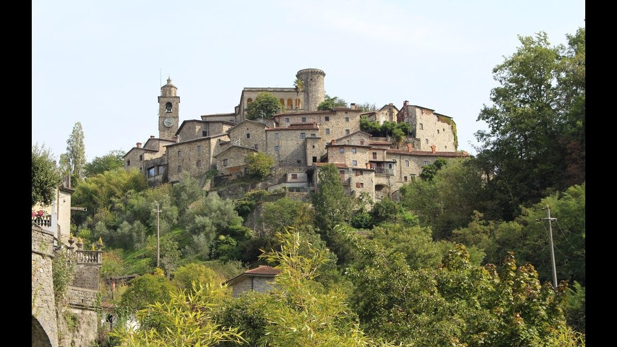 Bagnone, un bel borgo in pietra in Toscana - Bagnone | Secret World Trip Planner