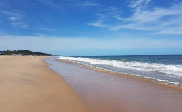 Playa de Kallady - Kallady | Secret World Trip Planner