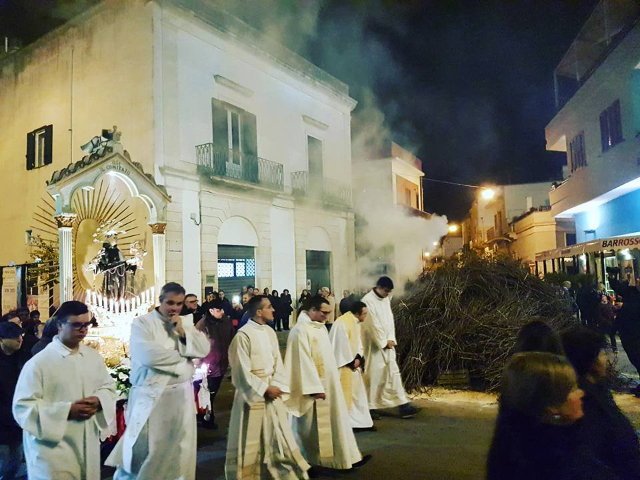 Fête du feu : Le Focare - Cutrofiano | Secret World Trip Planner