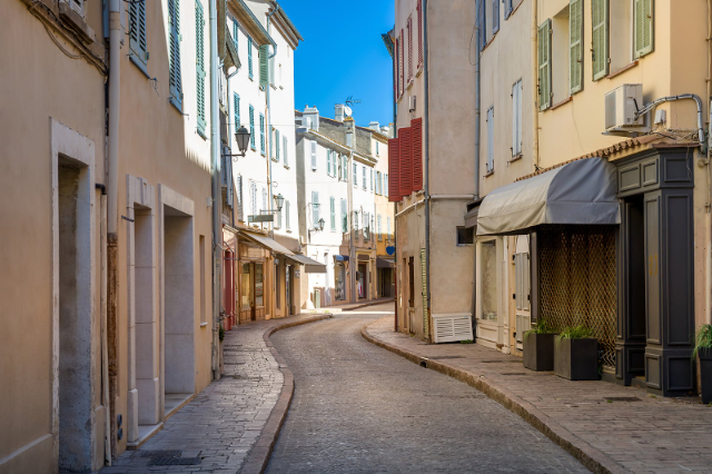 Rue Gambetta, ang shopping street - Saint-Tropez | Secret World Trip Planner