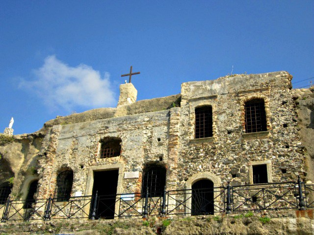 Biserica din Piedigrotta - Pizzo | Secret World Trip Planner