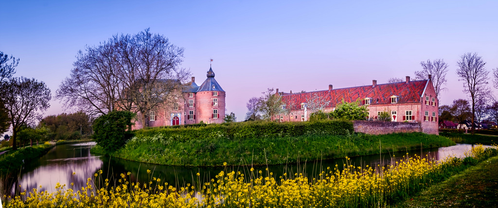 Castle Ammersoyen - Ammerzoden | Secret World Trip Planner