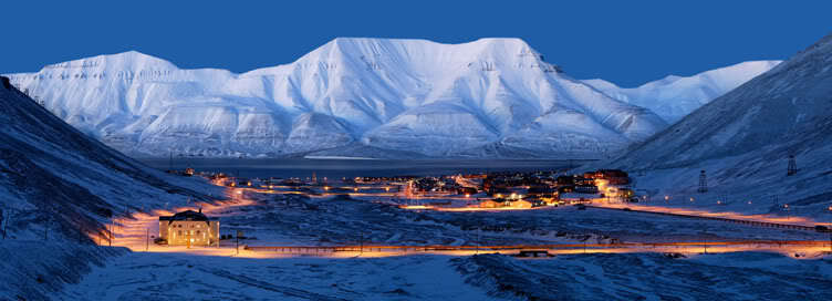 One of the northernmost towns on earth: Longyearby - Longyearbyen | Secret World Trip Planner