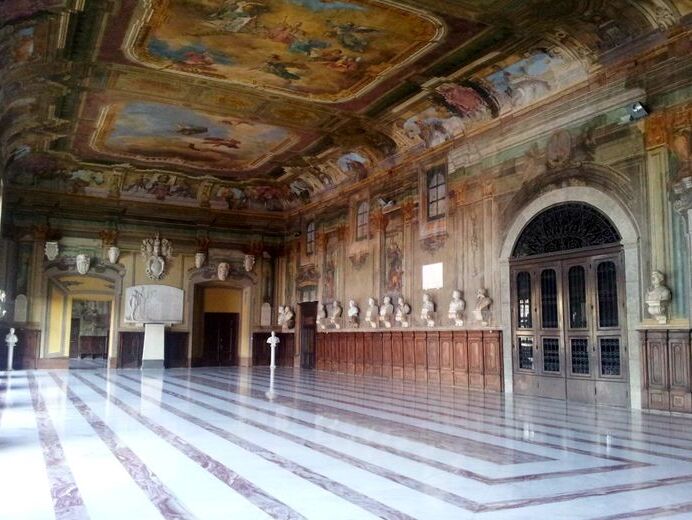 Neapelj: Castel Capuano skriti dragulj - Napoli | Secret World Trip Planner
