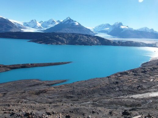 Lago Guillermo and the view on the Glacieres — Lago Guillelmo