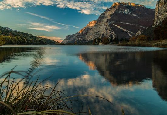 Lago Toblino - Lago di Toblino | Secret World Trip Planner