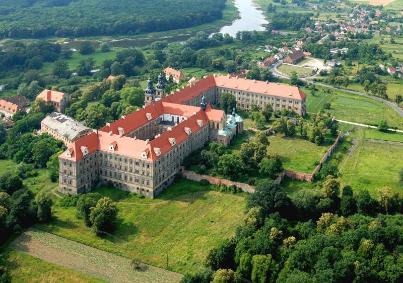 Abbaye de Lubiaz - Lubi?? | Secret World Trip Planner