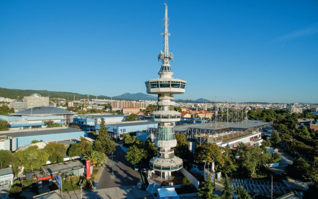 OTE Tower: Unde mâncarea se întâlnește cu o panoramă de 360 de grade - Thessaloniki | Secret World Trip Planner