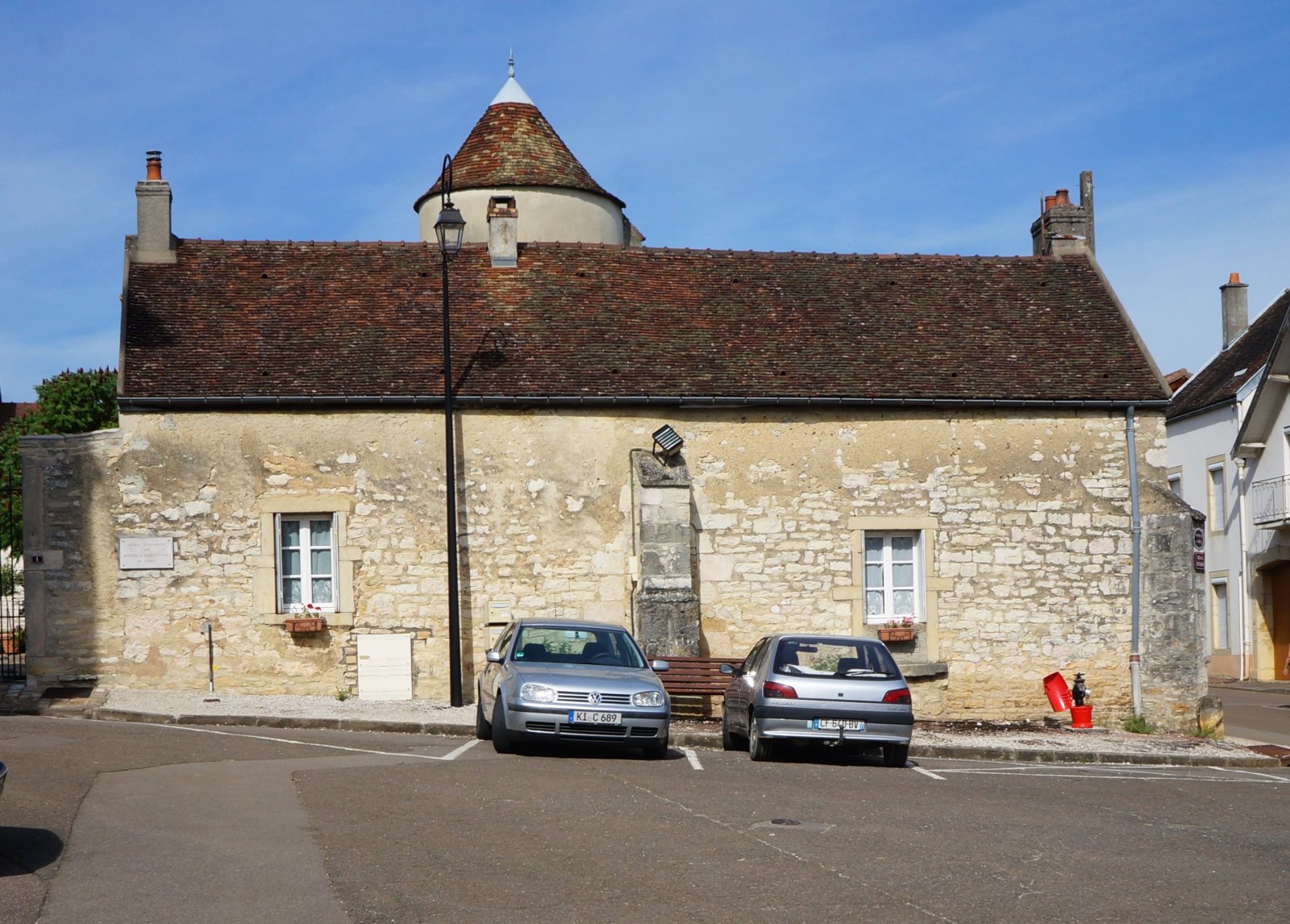 Côte de Nuits y los mejores vinos tintos de Borgoña - Vosne-Romanée | Secret World Trip Planner