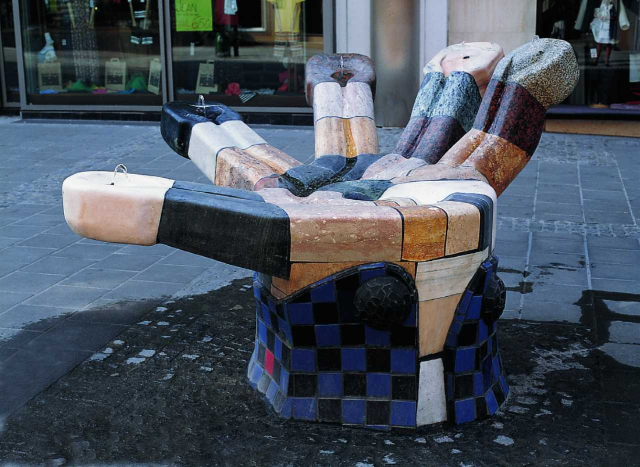 Hundertwasser-Trinkbrunnen - Tel Aviv-Yafo | Secret World Trip Planner