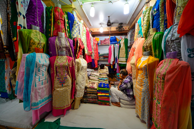 Mangaldas Market: Mumbai&rsquo;s Fabric Paradise and Bespoke Boutique Haven - Mumbai | Secret World Trip Planner