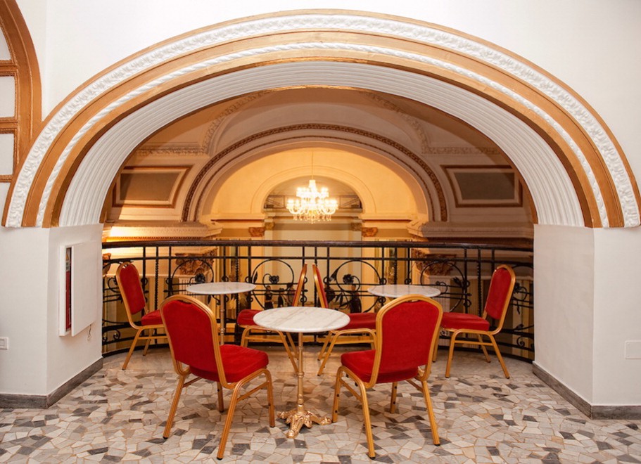 El Salone Margherita, el primer café-chantant de Italia - Napoli | Secret World Trip Planner