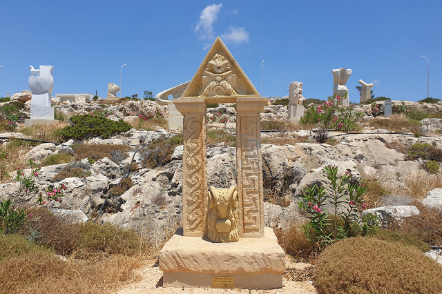アヤ・ナパ彫刻公園アートと自然の調和 - Ayia Napa | Secret World Trip Planner