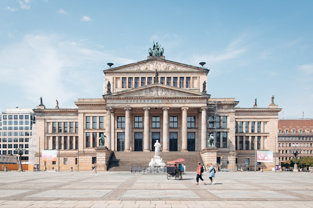 Gendarmenmarkt és potser la més majestuosa Plaça de Berlín - Berlin | Secret World Trip Planner