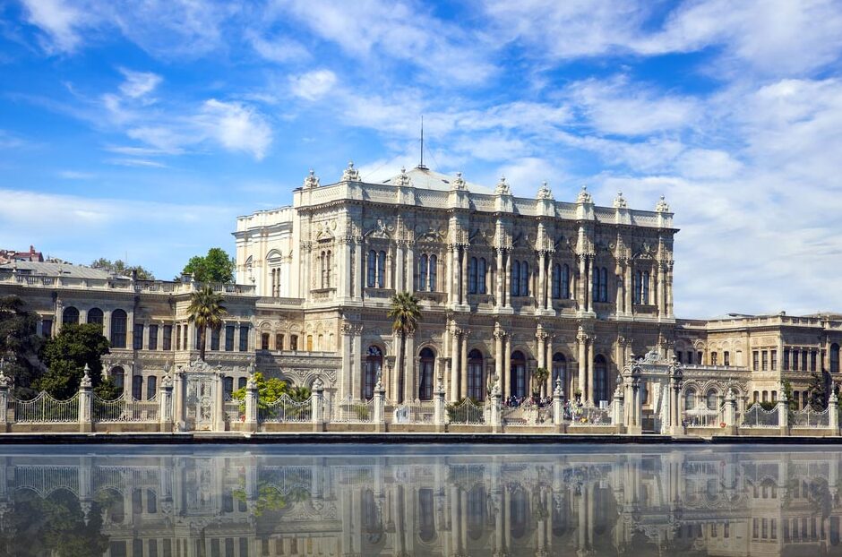 Palacio de Dolmabahce, Turquía - Dolmabahçe Cd. | Secret World Trip Planner