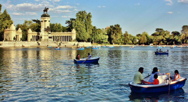 El Retiro bog'i - Madrid | Secret World Trip Planner