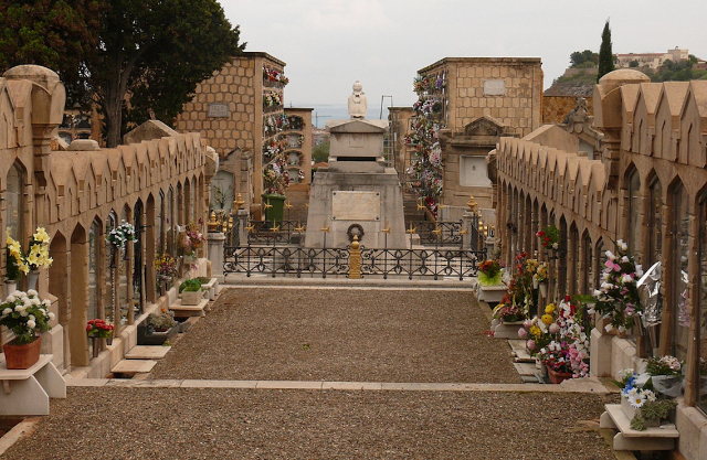 El cementerio modernista de Tarragona - Tarragona | Secret World Trip Planner