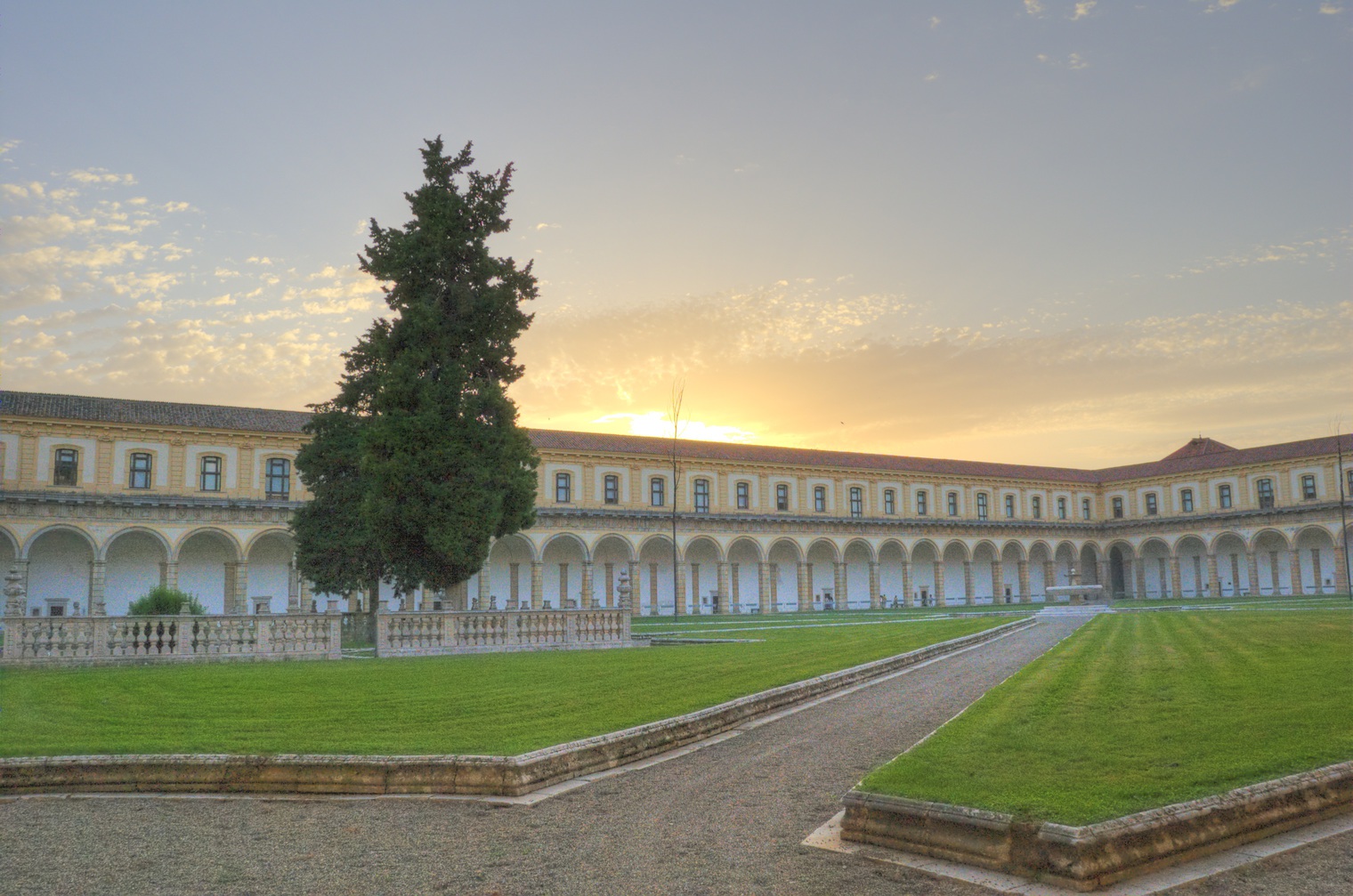 Charterhouse of Padula - sebuah keajaiban arsitektur - Padula | Secret World Trip Planner