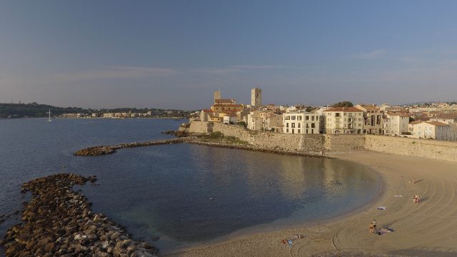La Plage de la Gravette - Antibes | Secret World Trip Planner