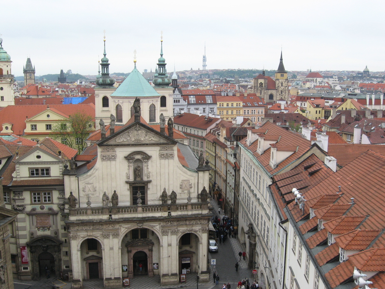 Praha| St. Salvator Church is a pleasure for the eyes - K?ižovnické nám?stí 2 | Secret World Trip Planner
