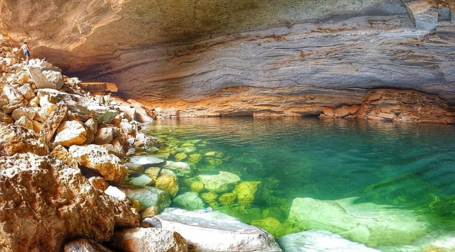 La Heet Cave: Meraviglia Nascosta nel Deserto Saudita — Riyadh