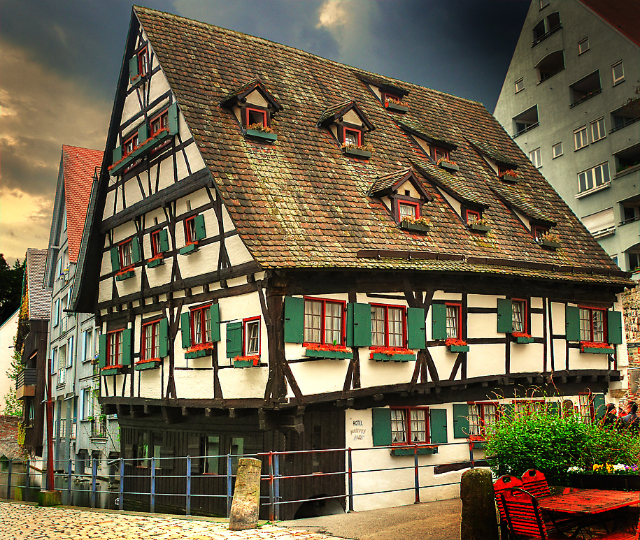La casa inclinada - Ulm | Secret World Trip Planner