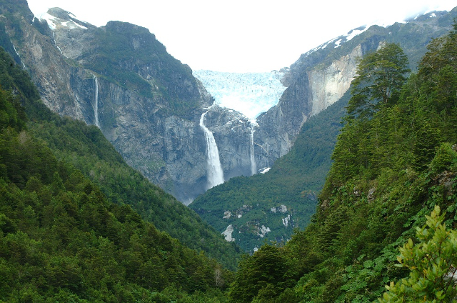 Le parc national de Queula et la cascade de glace - Aysén | Secret World Trip Planner