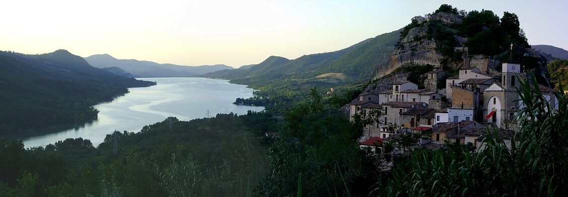 Jezero Bomba i prekrasan pogled na Majellu - Lago di Bomba | Secret World Trip Planner