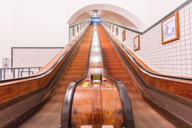 St. Anne's Tunnel - Antwerpen | Secret World Trip Planner