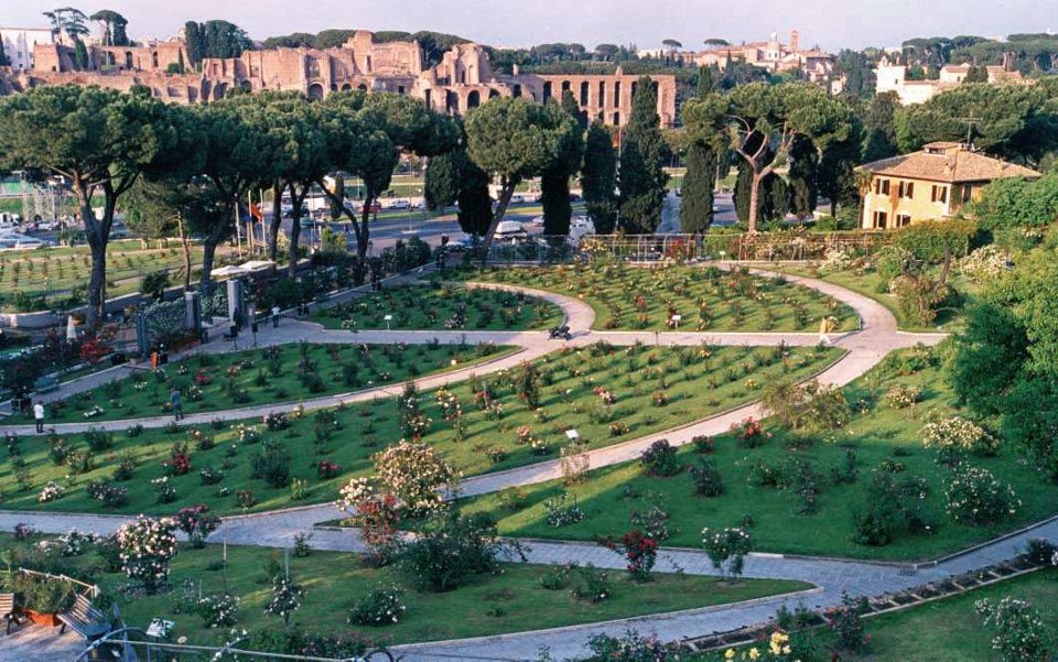 Miejski różaniec w Awentynie - Roma | Secret World Trip Planner