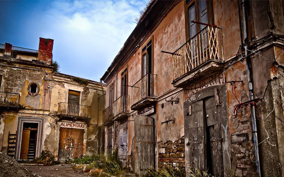 Apex die Geisterstadt - Apice Vecchio | Secret World Trip Planner