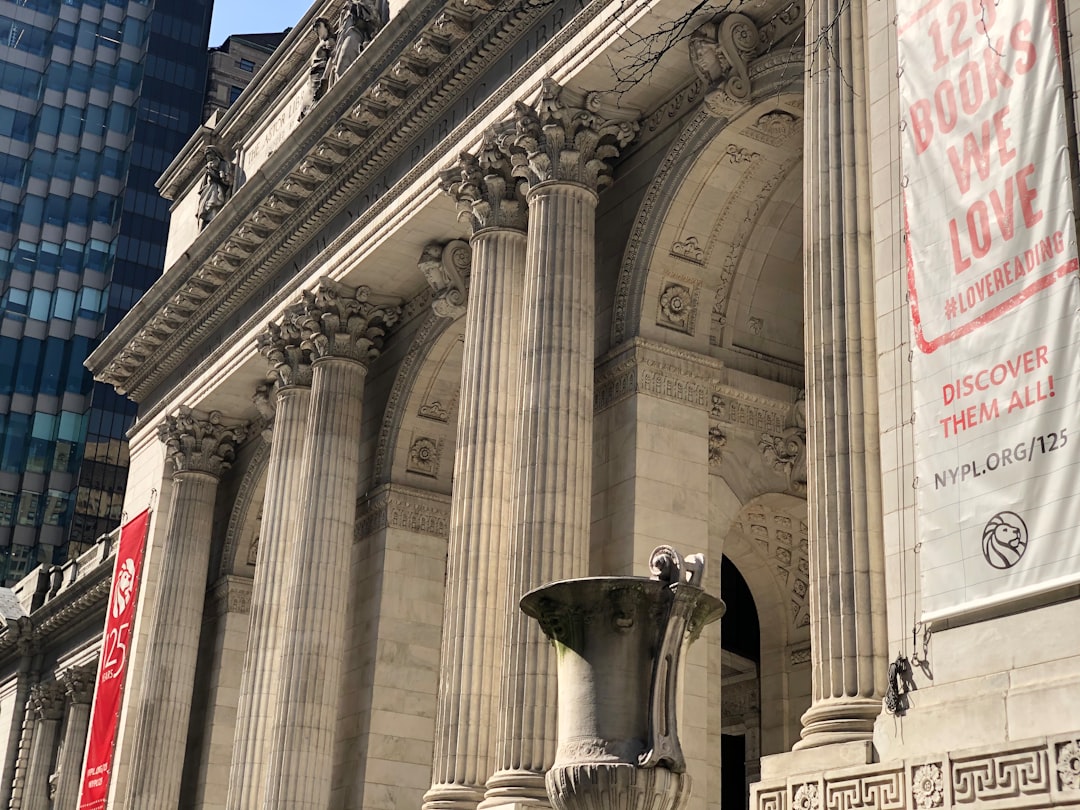 Нью-Йоркська публічна бібліотека (NYPL) - New York | Secret World Trip Planner
