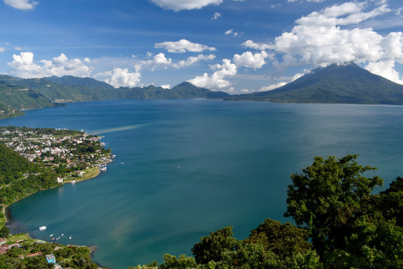 Il lago Atitlan, un mistico specchio d'acqua in Guatemala - Lago Atitlán | Secret World Trip Planner