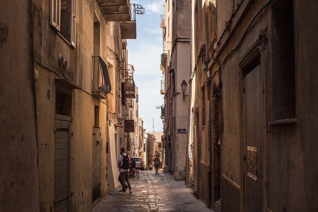 Bonifacio es la ciudad más antigua de la isla de Córcega - Bonifacio | Secret World Trip Planner
