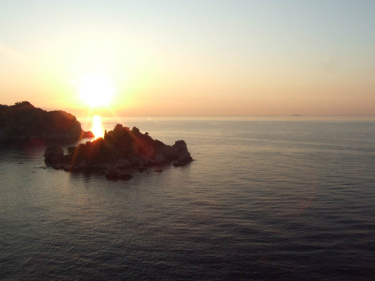 Isola Bella: the most beautiful beach in Taormina - Isola Bella | Secret World Trip Planner