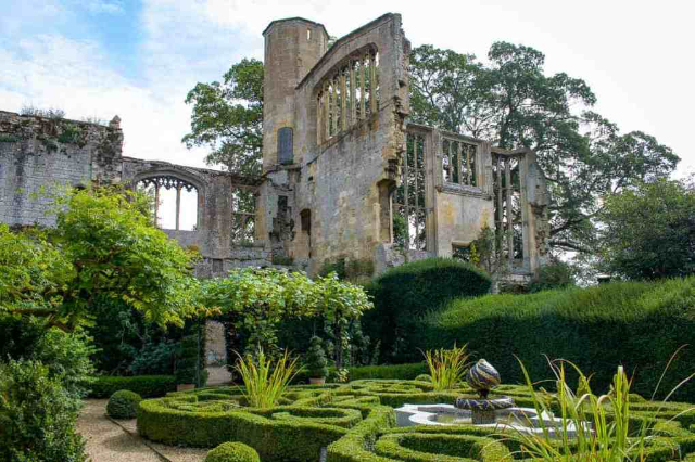 Sudley Castle - Winchcombe | Secret World Trip Planner