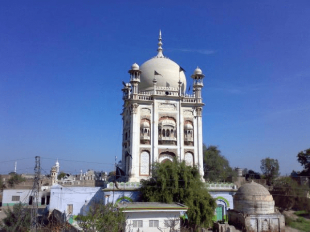 The Shrine of Ismail Shah Bukhari - Chiniot | Secret World Trip Planner