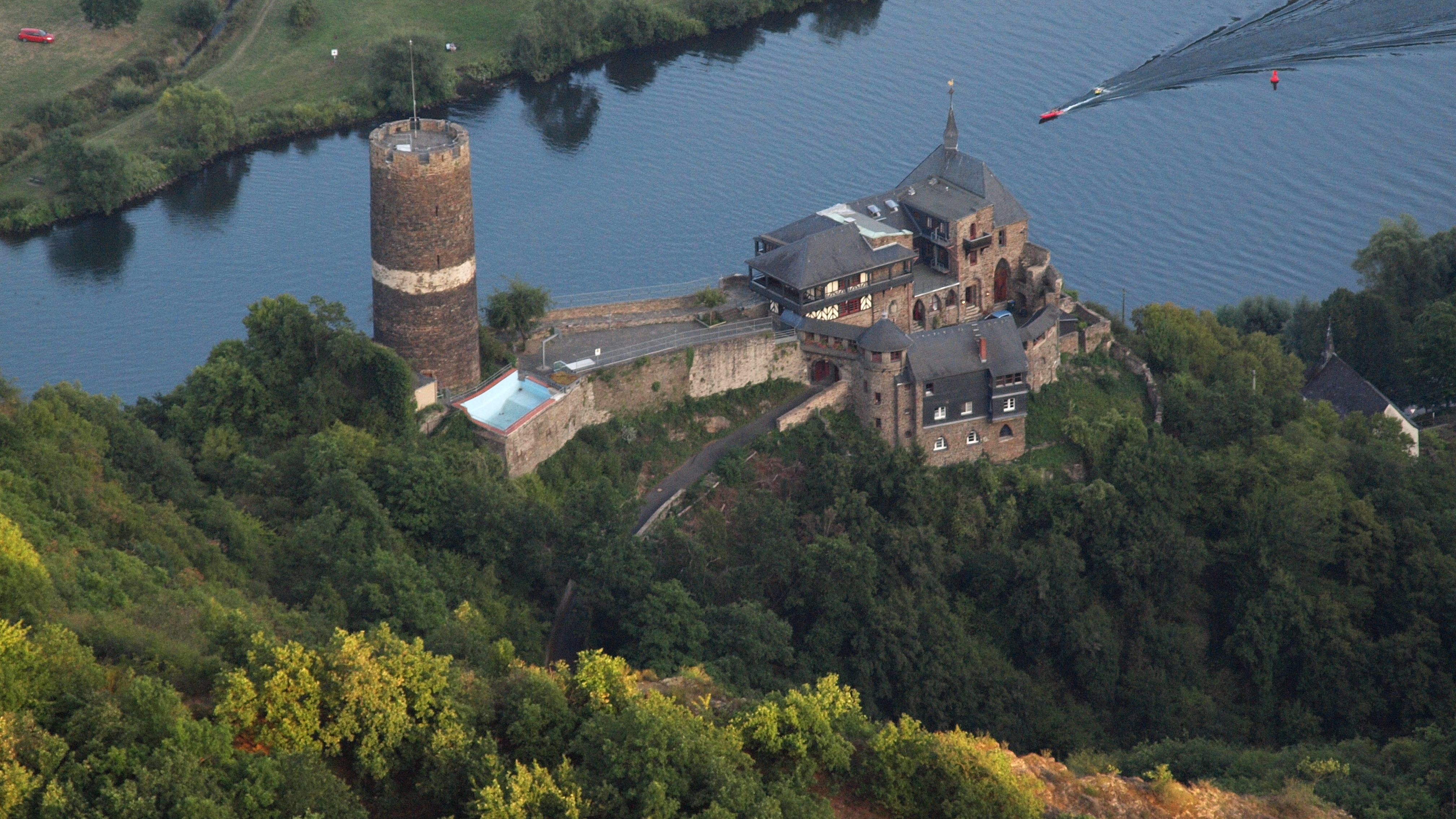 Castillo de Bischofstein - Hatzenport | Secret World Trip Planner