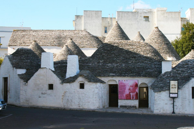 పెజోల్లా ఇల్లు - Alberobello | Secret World Trip Planner